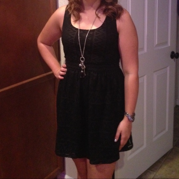 Black dress - Picture 6 of 6